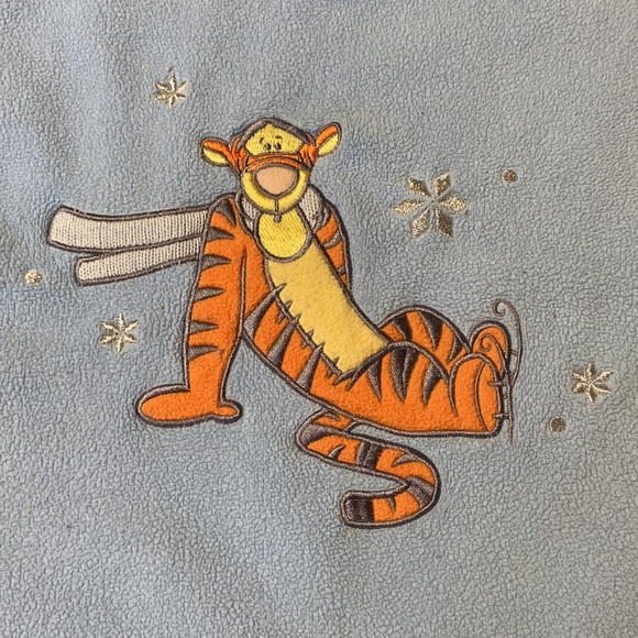 Disney Tigger Long Sleeved Fleece Sweater/Sweatshirt size XL - Picture 3 of 4
